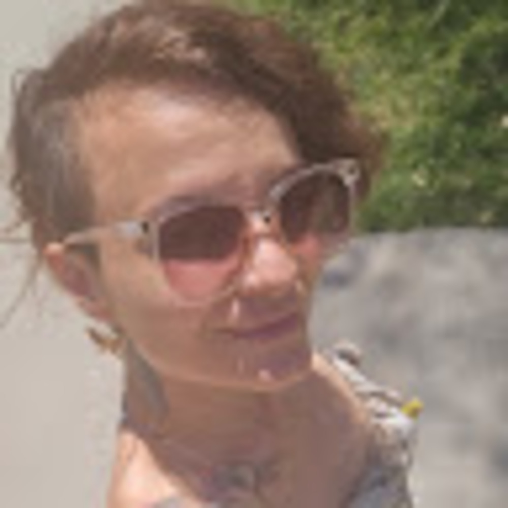 Meet your Posher, Evee